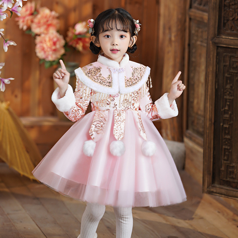 Red Girl Chinese New Year Clot - Baby Clothing Quilt 评论和价格