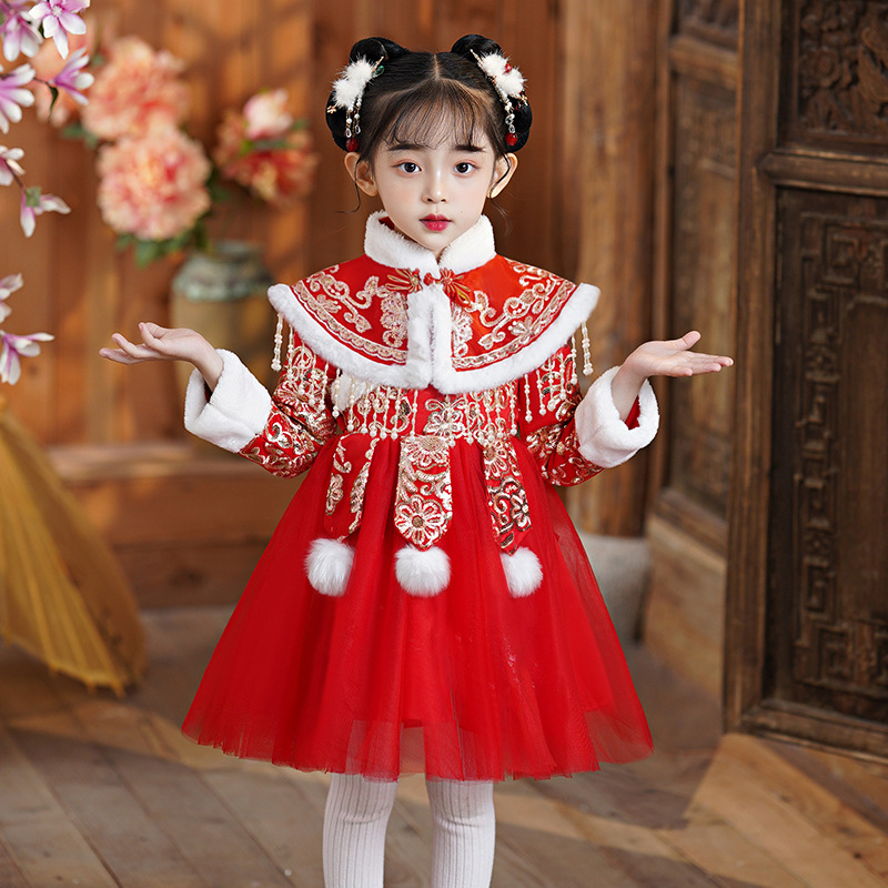 Red Girl Chinese New Year Clot - Baby Clothing Quilt 评论和价格